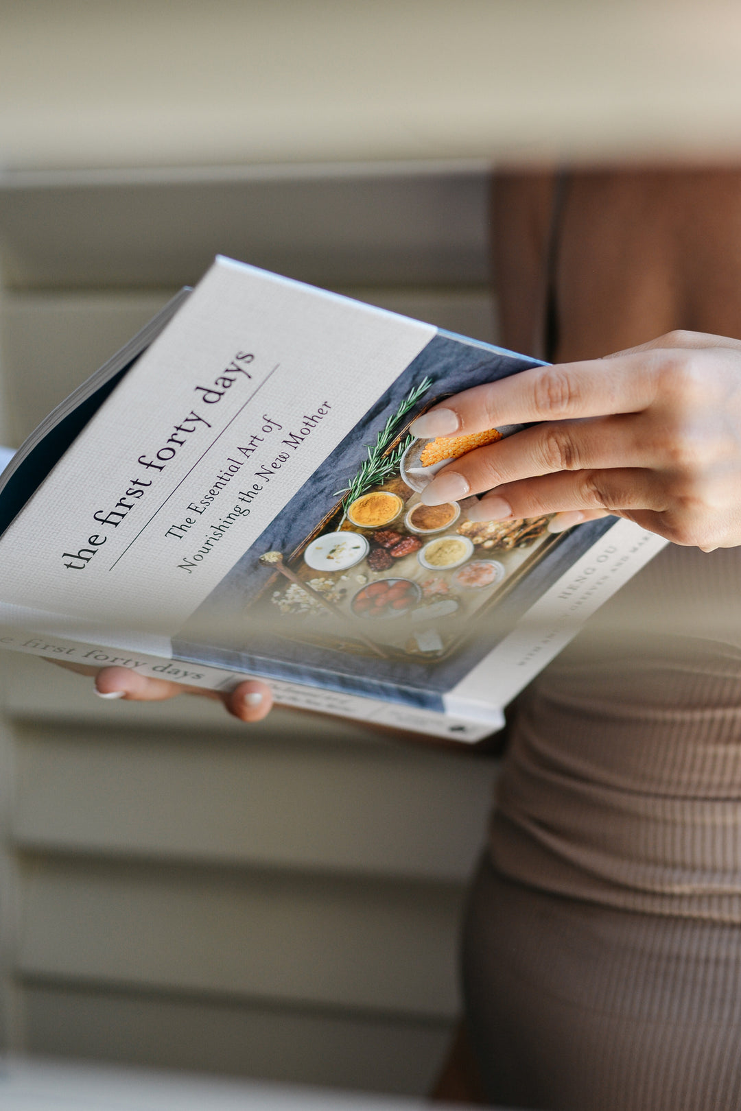 The First Forty Days: The Essential Art of Nourishing the New Mother